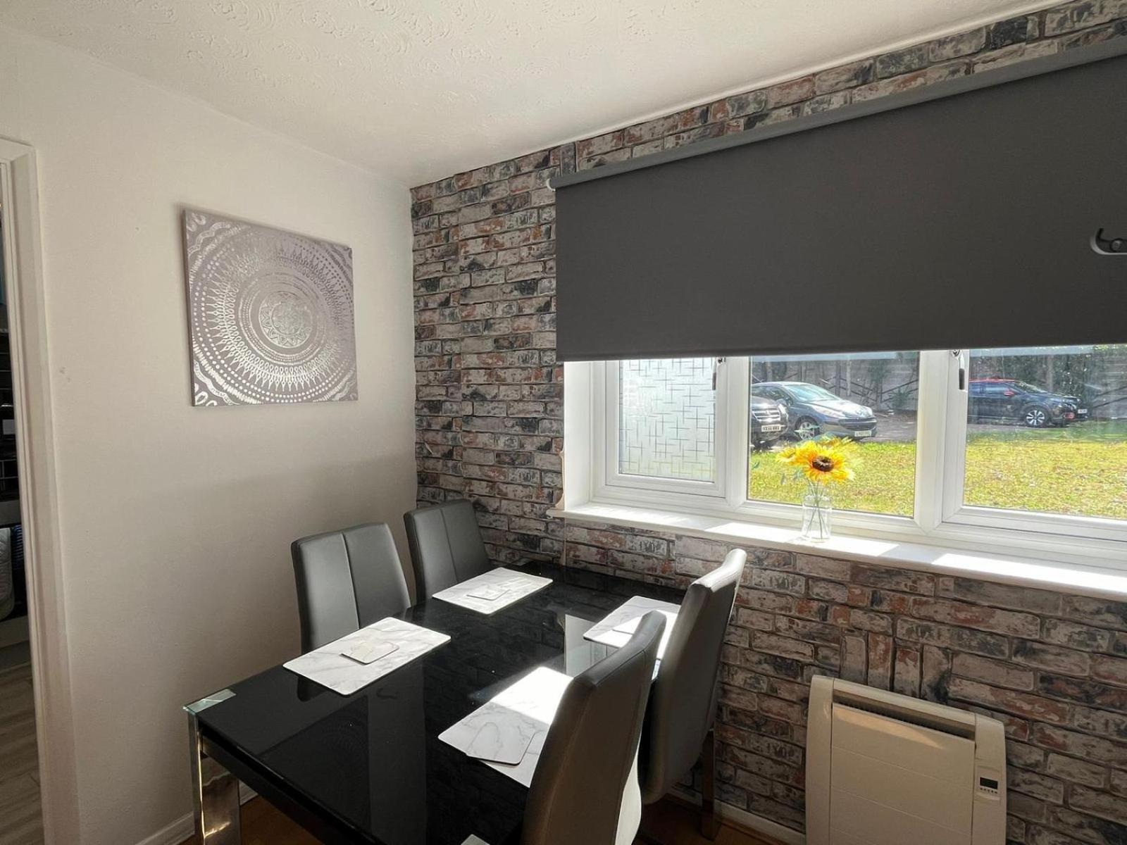 Stunning 1 bedroom apartment in Dagenham Buitenkant foto