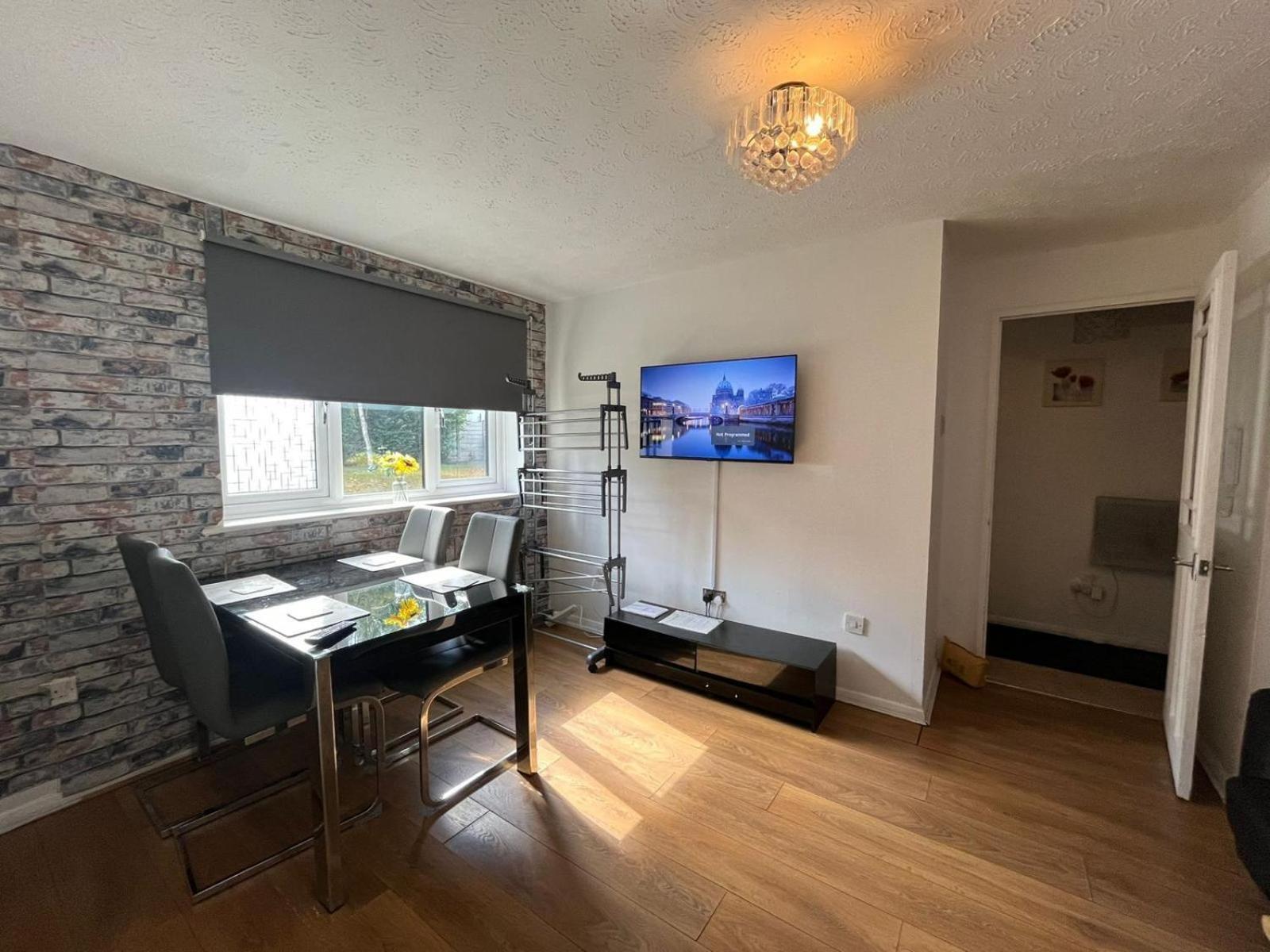 Stunning 1 bedroom apartment in Dagenham Buitenkant foto